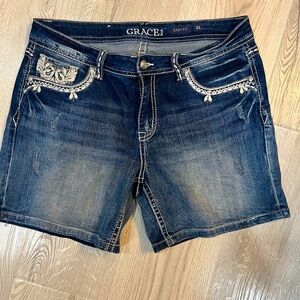 Women’s Jean shorts from Grace in LA. Brand new.